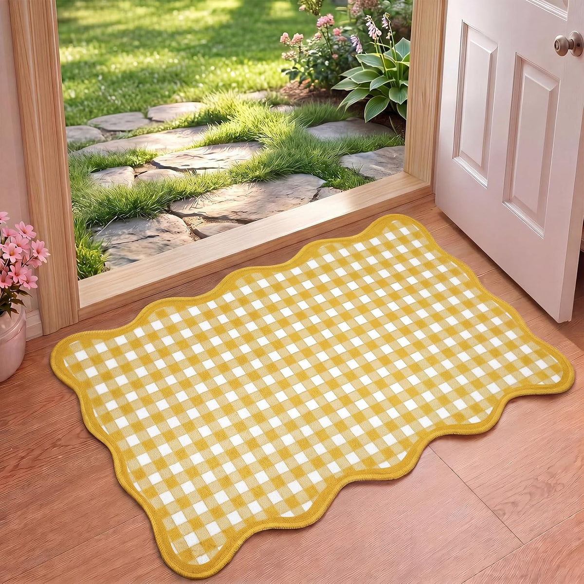 Yellow and White Small Scalloped Plaid Rug 1.4x2.3ft Buffalo Checkered Mat