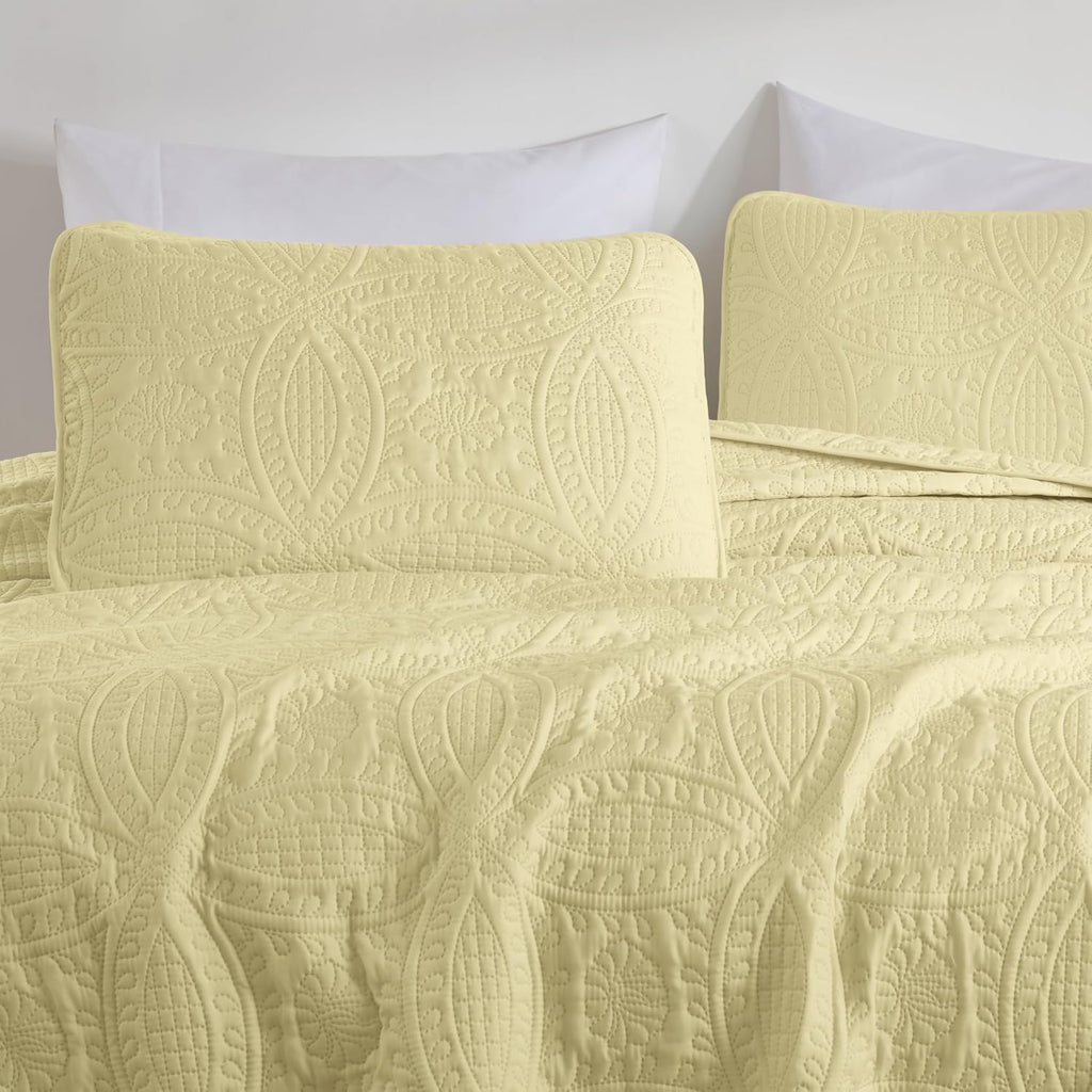 Austin King Oversized Bedspread Set, 3-Piece Pinsonic Quilted Lightweight Microfiber Bedspread Coverlet, Pastel Yellow