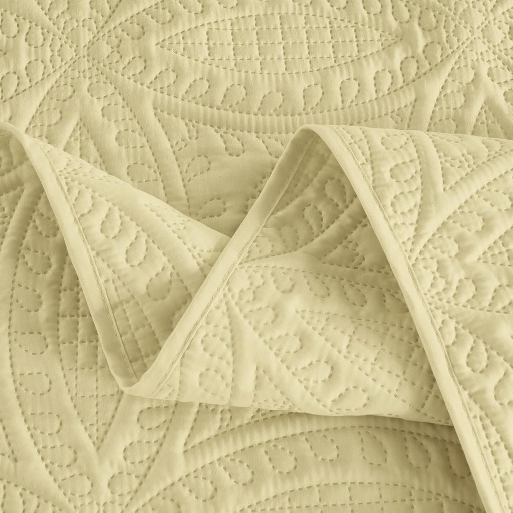 Austin King Oversized Bedspread Set, 3-Piece Pinsonic Quilted Lightweight Microfiber Bedspread Coverlet, Pastel Yellow