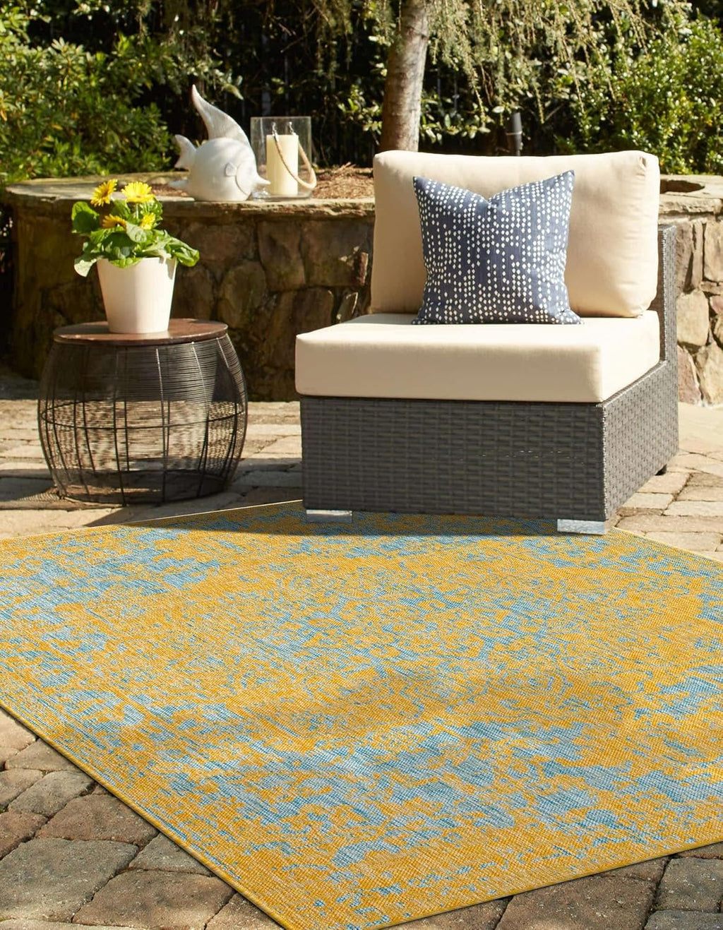 Jill Zarin Jill Zarin Outdoor Collection Area Rug - Dubai (7' 10" x 10' Rectangle, Yellow and Aqua/Light Blue)